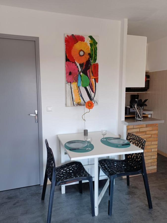 Appart Cosy En Bord De Mer - Port Santia Lucia St Raphael Saint-Raphaël Eksteriør billede
