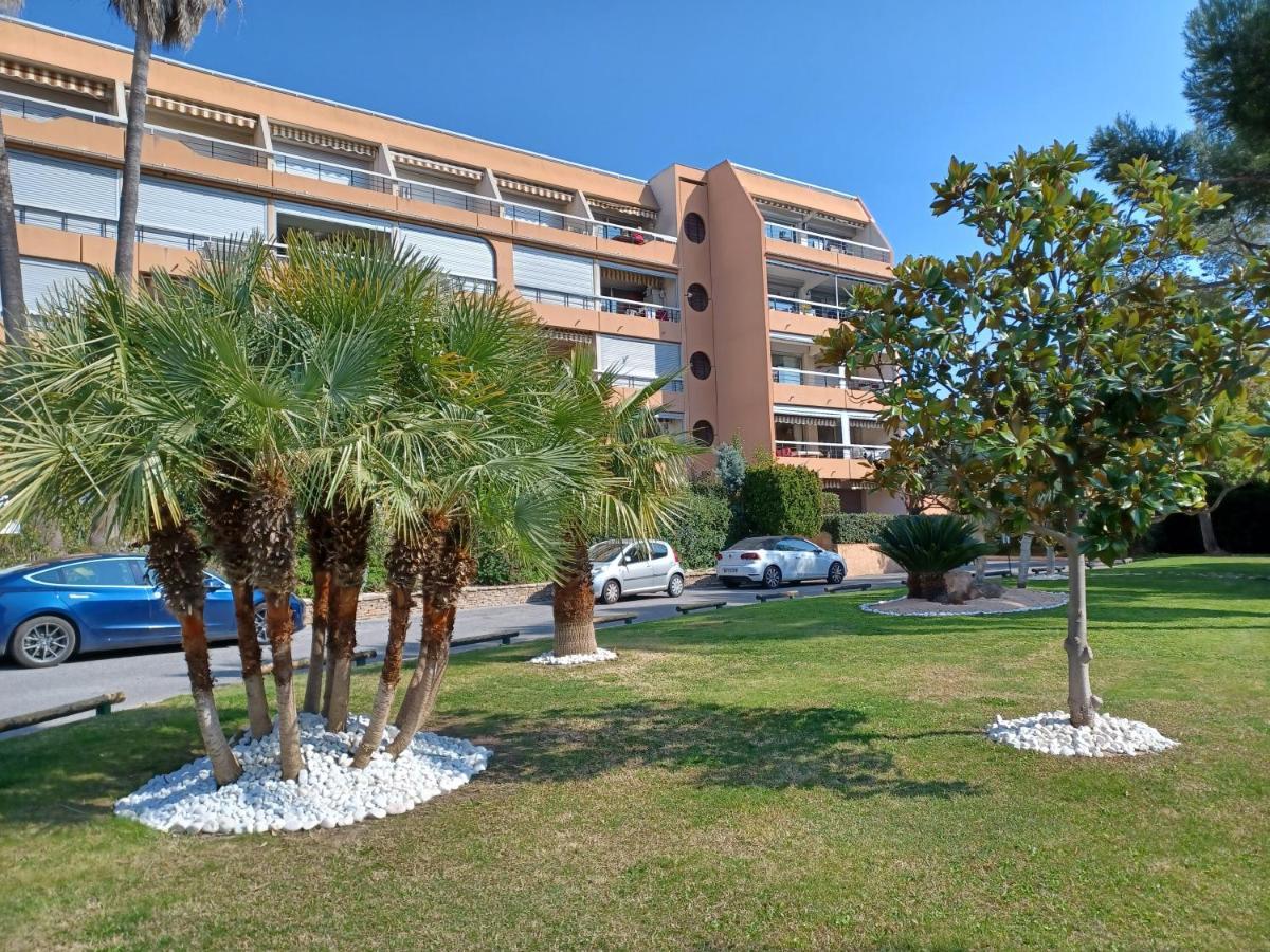 Appart Cosy En Bord De Mer - Port Santia Lucia St Raphael Saint-Raphaël Eksteriør billede