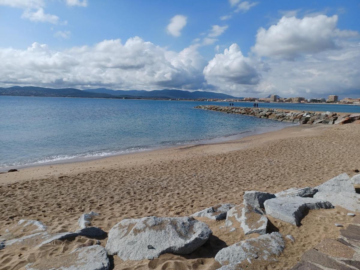 Appart Cosy En Bord De Mer - Port Santia Lucia St Raphael Saint-Raphaël Eksteriør billede